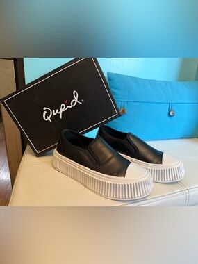 Qupid Black Slip-On Platform Sneakers with White Toe Cap